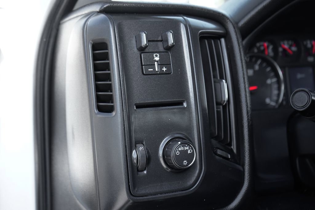 Used 2018 GMC Sierra 2500 2WD Crew Cab w/ Sierra Convenience Package image 19