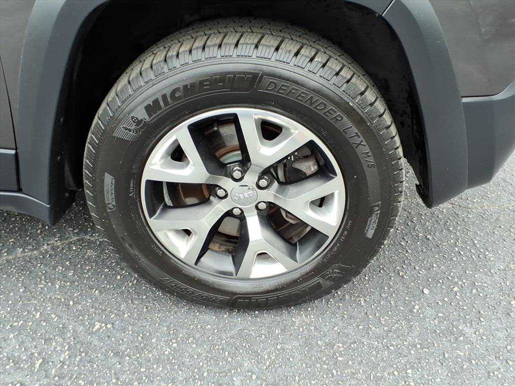 Used 2014 Jeep Cherokee Trailhawk w/ Leather Interior Group image 12