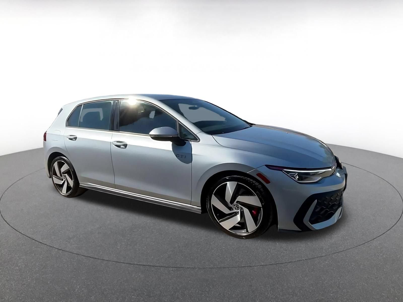 Used 2026 Volkswagen Golf S FWD image 2