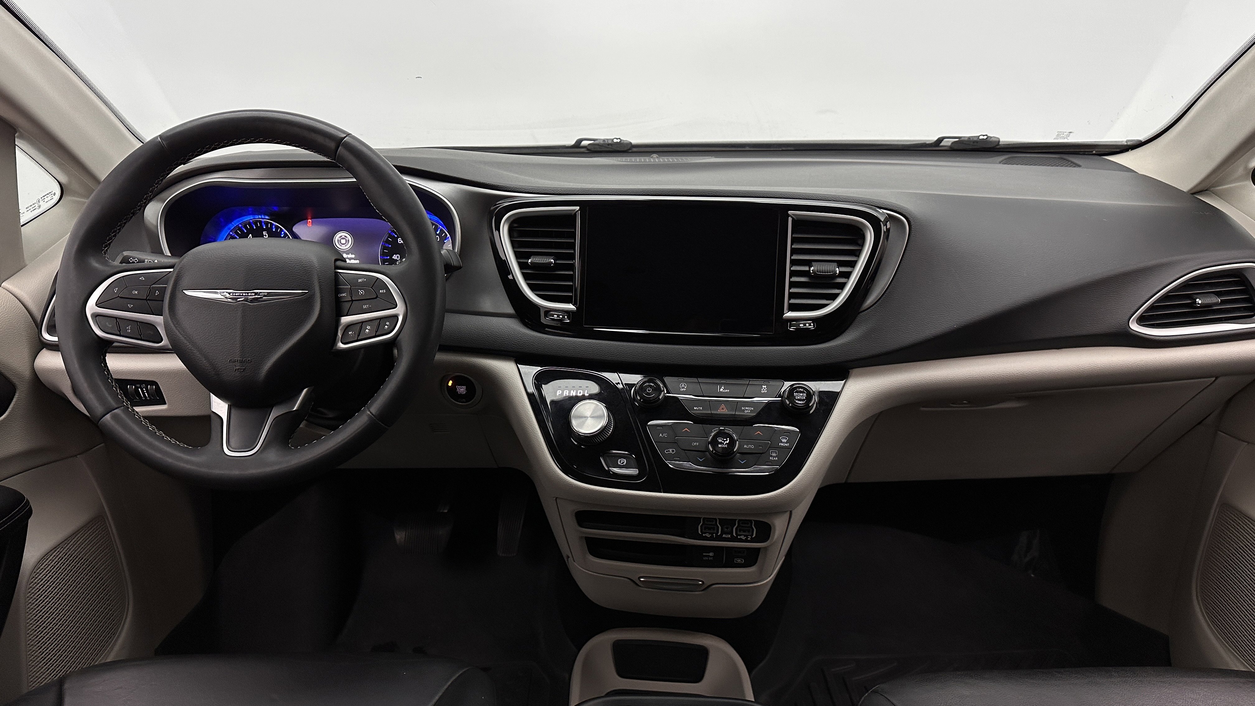 Used 2022 Chrysler Pacifica Touring-L FWD image 27