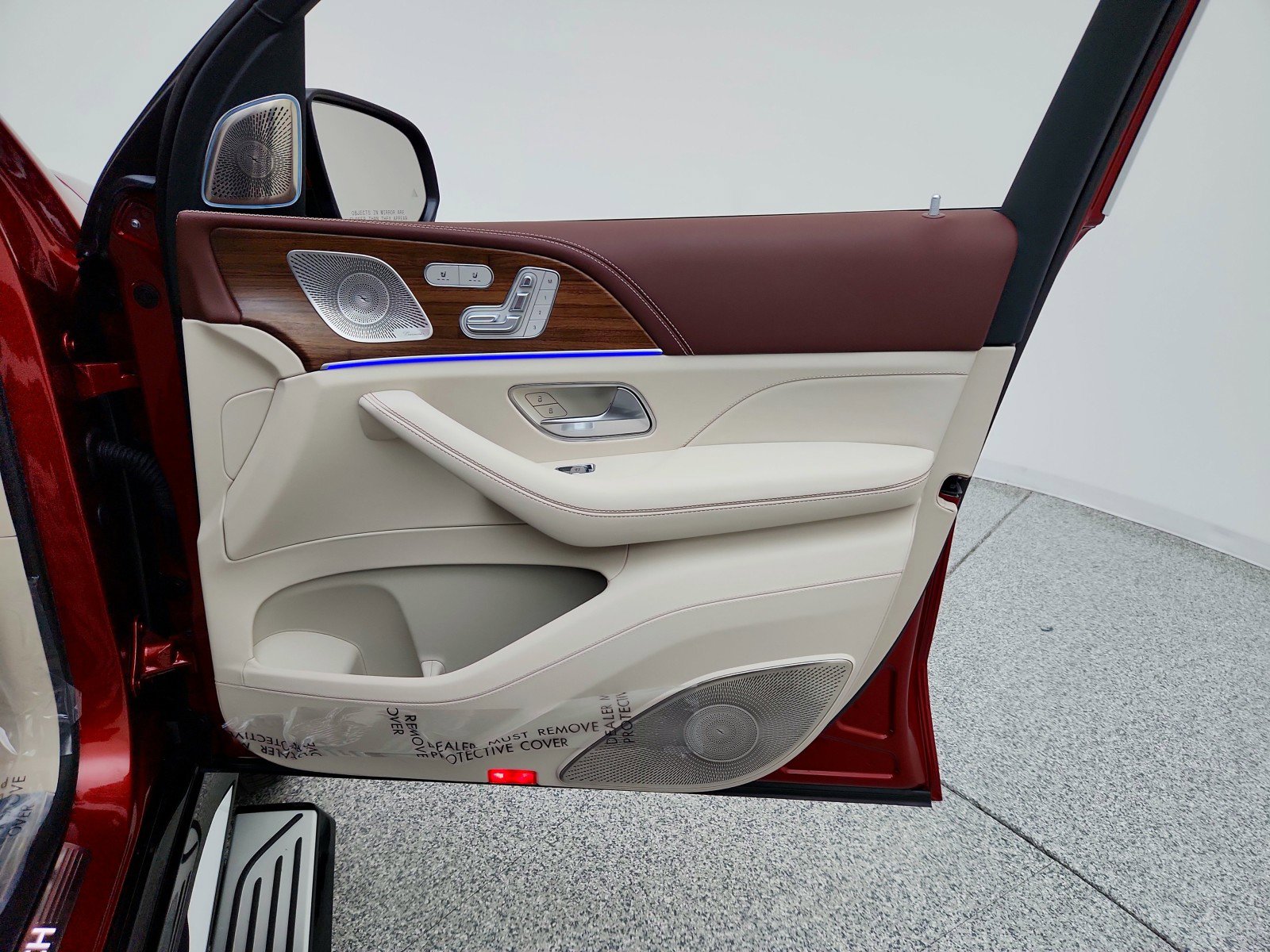 Used 2024 Mercedes-Benz Maybach GLS 600 4MATIC image 30