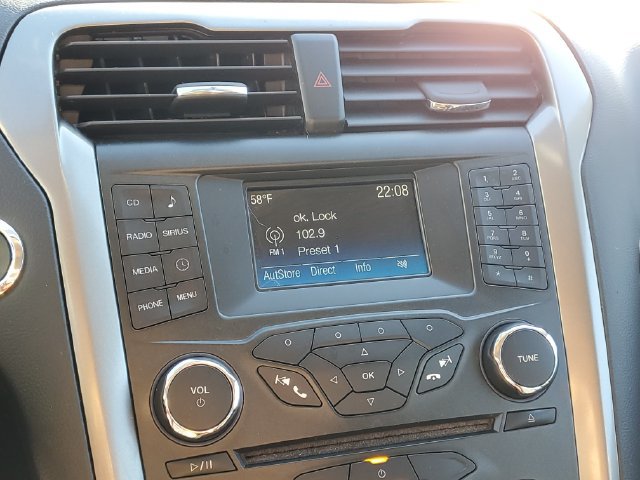 Used 2018 Ford Fusion SE FWD image 20