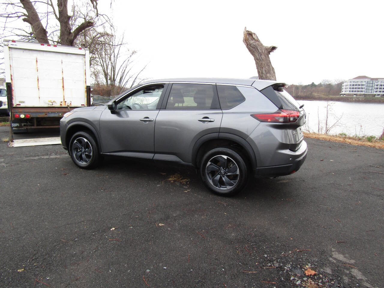 Used 2025 Nissan Rogue SV image 5