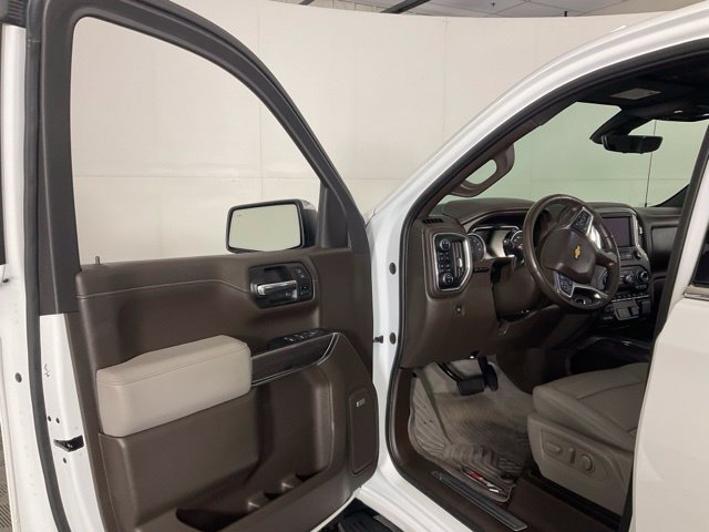 Used 2022 Chevrolet Silverado 1500 LTZ w/ LTZ Premium Package AWD/4WD image 26