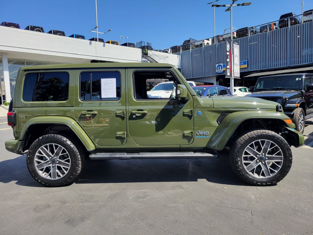 Used 2024 Jeep Wrangler High Altitude AWD/4WD image 29