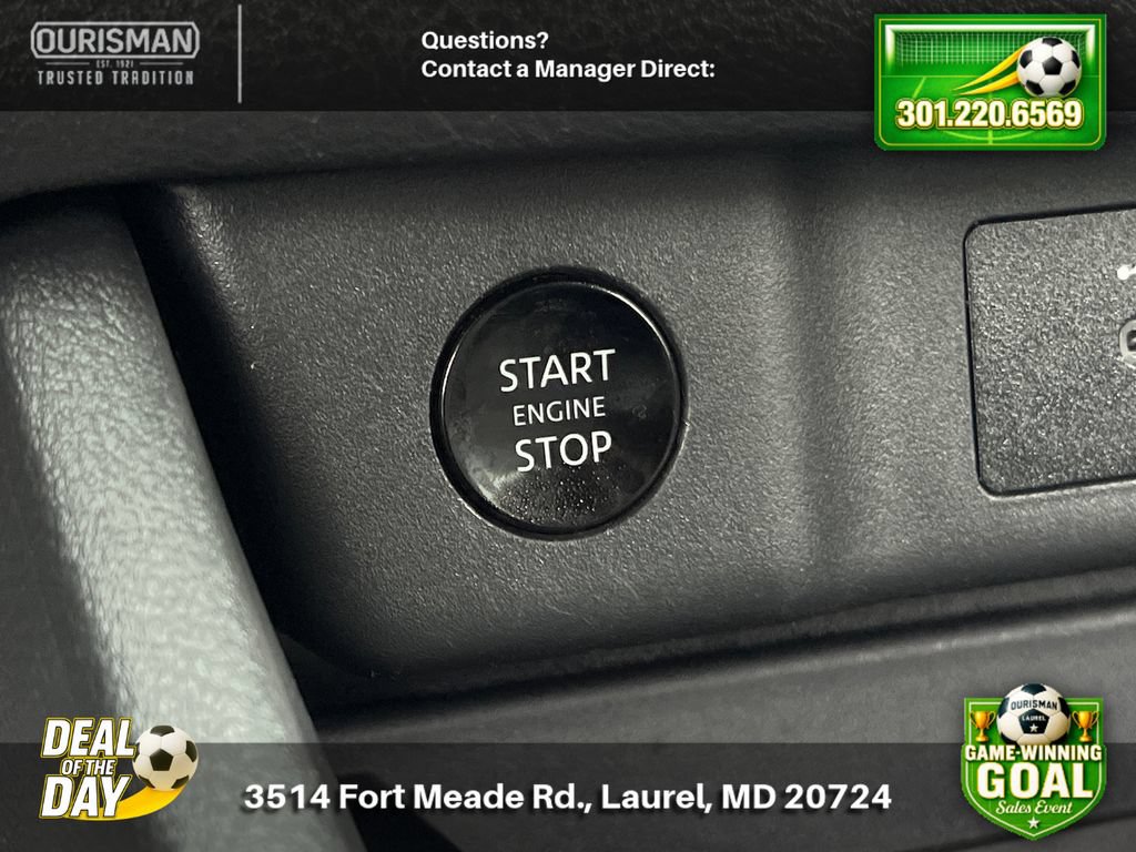 Used 2024 Nissan Rogue SV AWD/4WD image 25