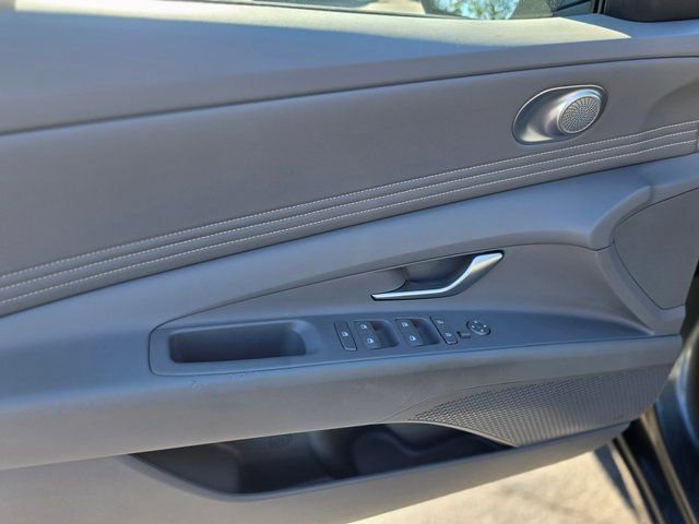 Certified 2025 Hyundai Elantra Sport image 16