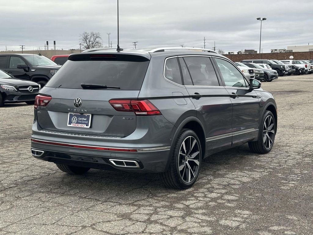 Certified 2024 Volkswagen Tiguan SEL R-Line image 4