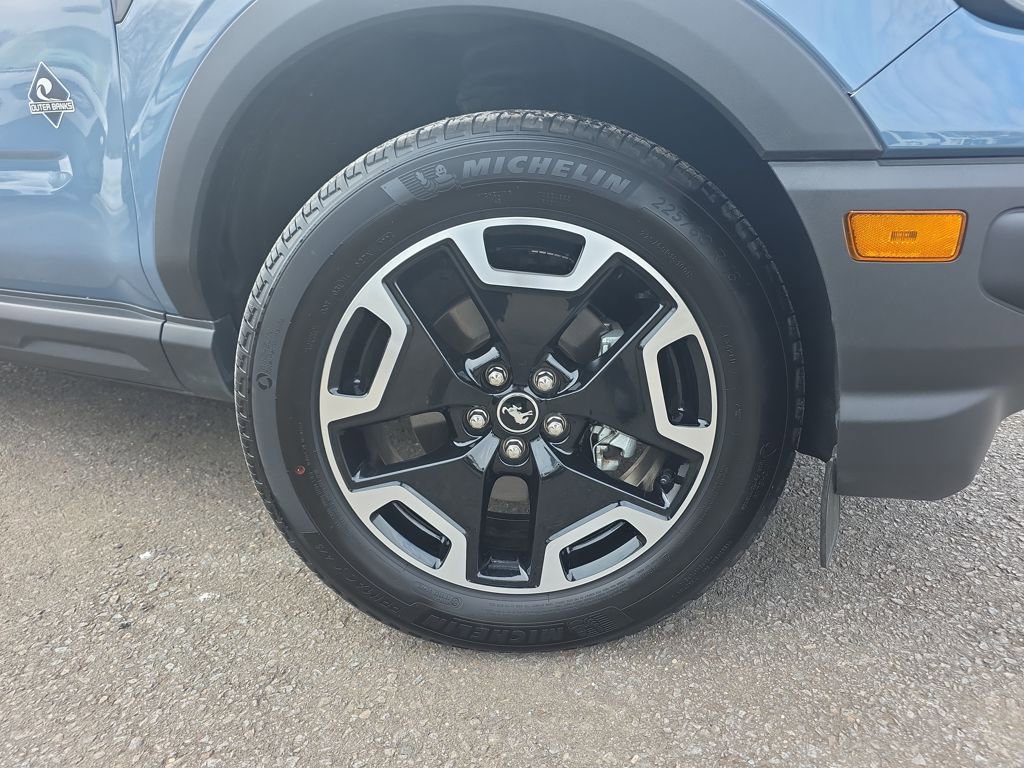 Used 2024 Ford Bronco Sport Outer Banks w/ Tech Package image 9