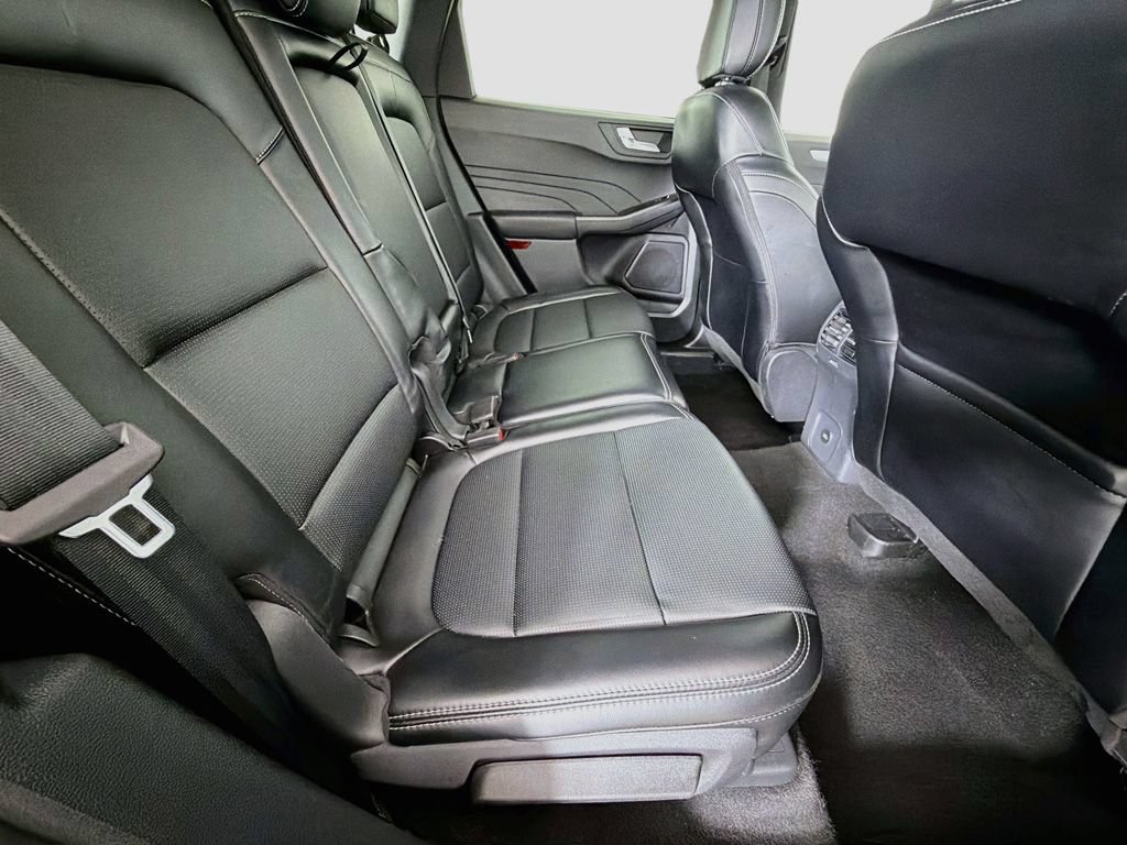 Used 2025 Ford Escape Platinum AWD/4WD image 26