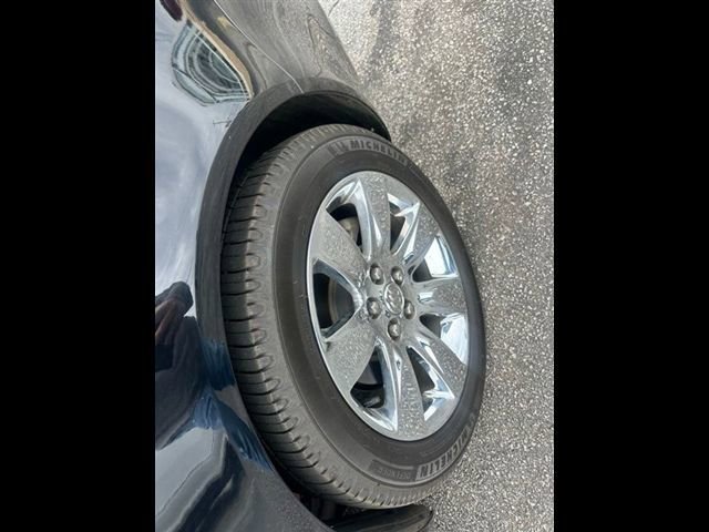 Used 2017 Buick Regal Premium w/ Driver Confidence Package #1 FWD image 10