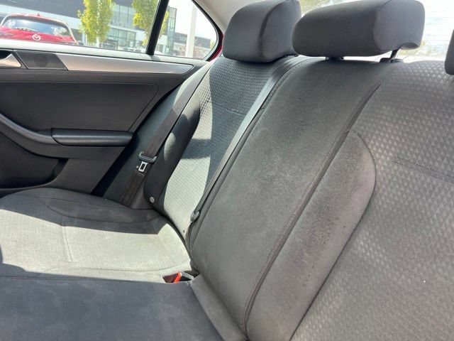 Used 2015 Volkswagen Jetta SE FWD image 29