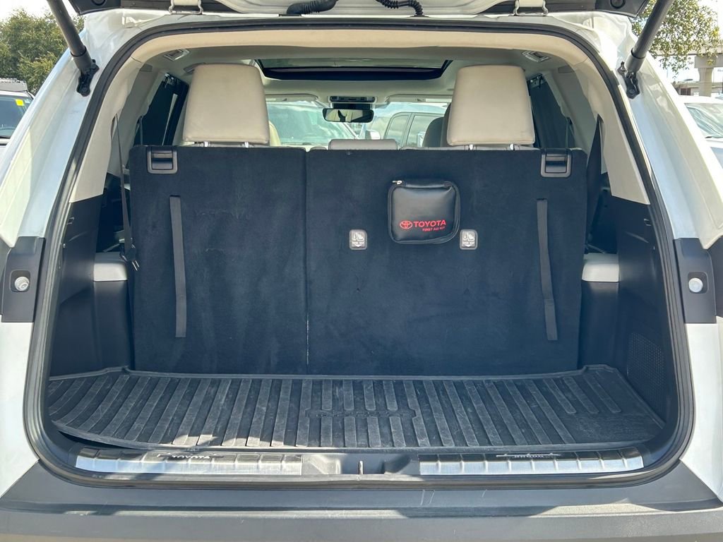 Used 2024 Toyota Grand Highlander XLE image 15