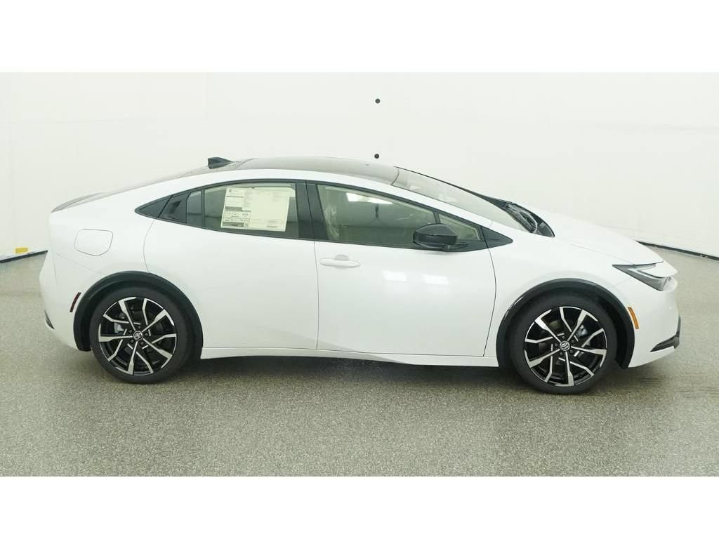 New 2026 Toyota Prius Plug-In Hybrid FWD image 11
