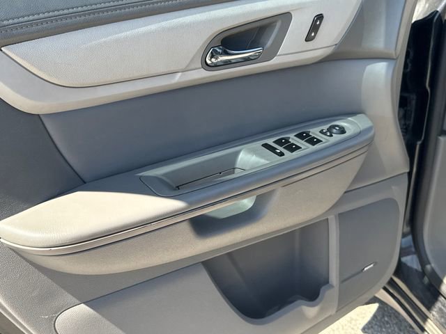 Used 2015 Chevrolet Traverse LT image 14