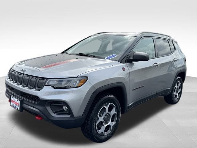 Used 2022 Jeep Compass Trailhawk w/ Sun and Sound Group image 3