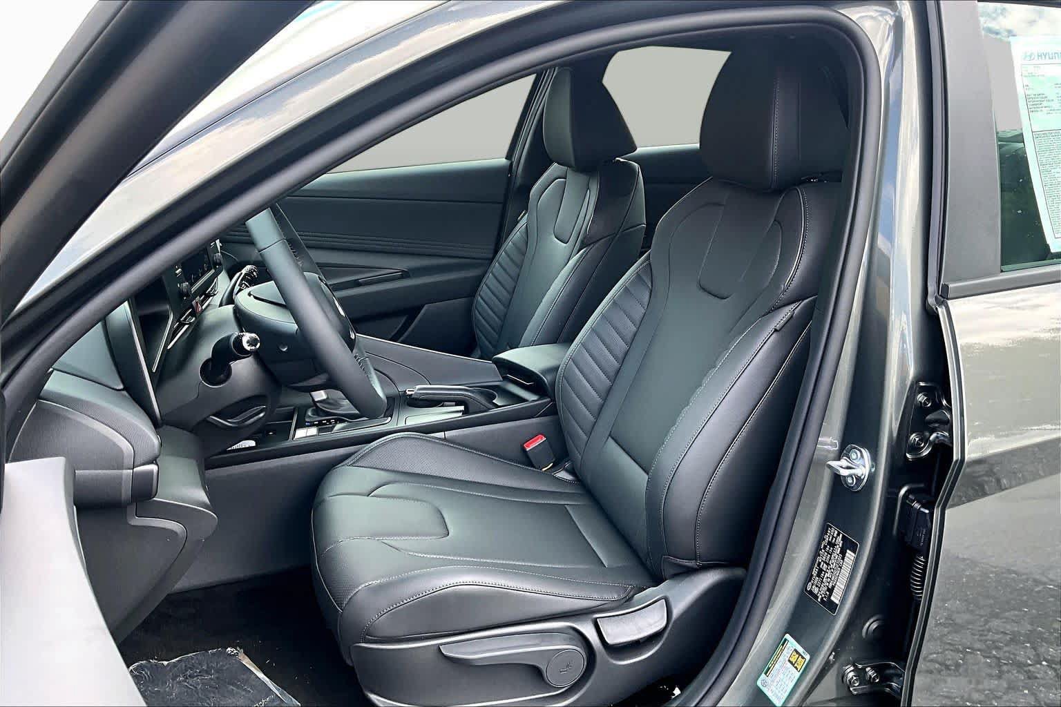 New 2026 Hyundai Elantra SEL Sport FWD image 15