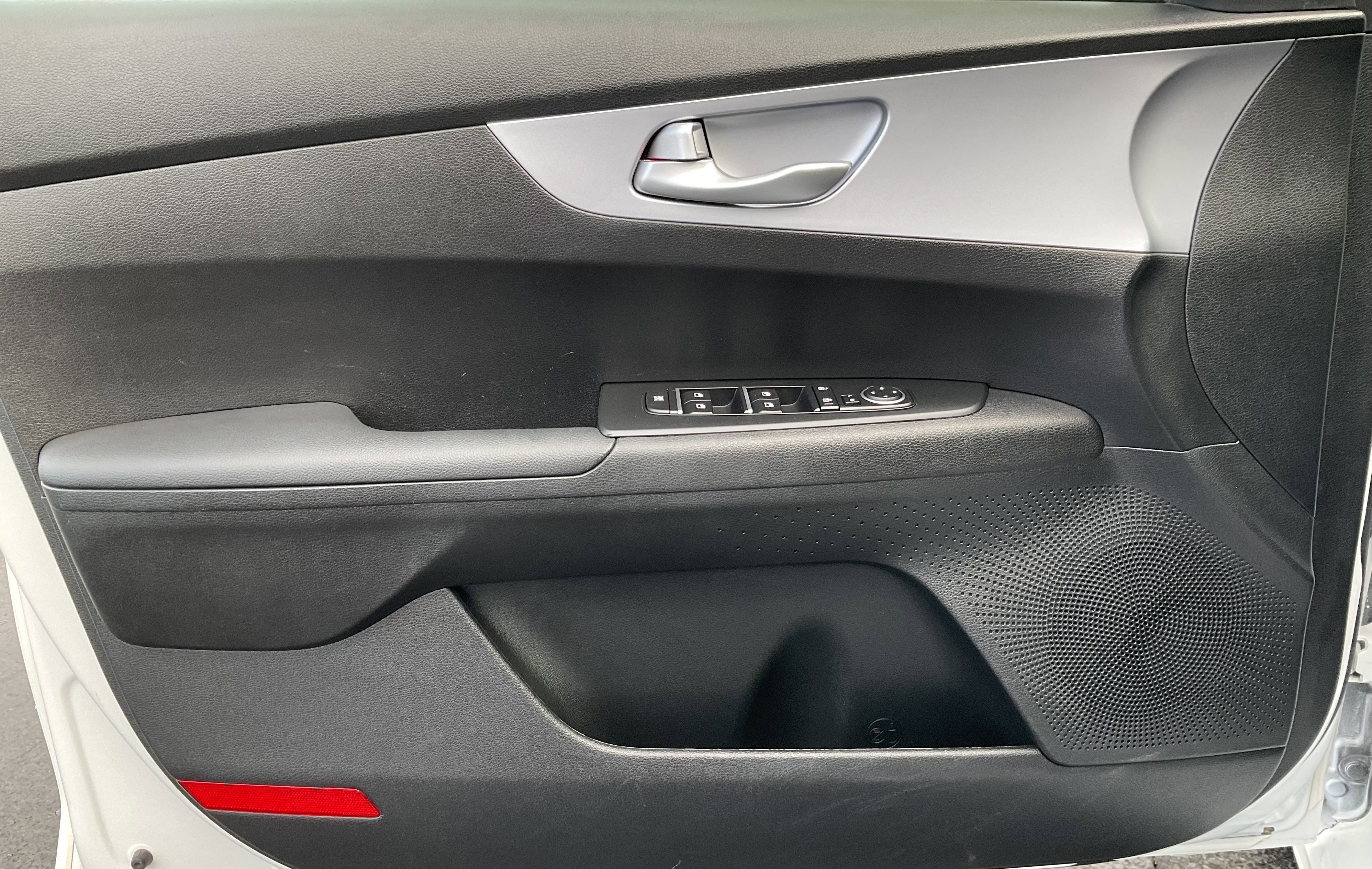Used 2024 Kia Forte LXS FWD image 25