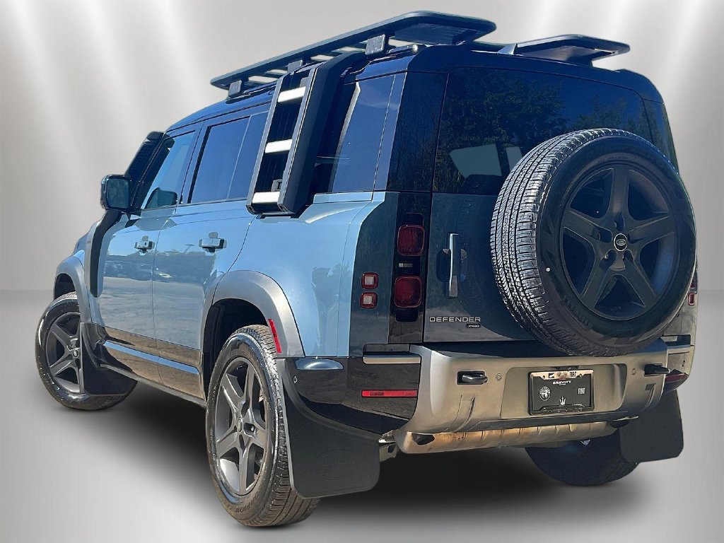 Used 2023 Land Rover Defender 110 X-Dynamic SE AWD/4WD image 4