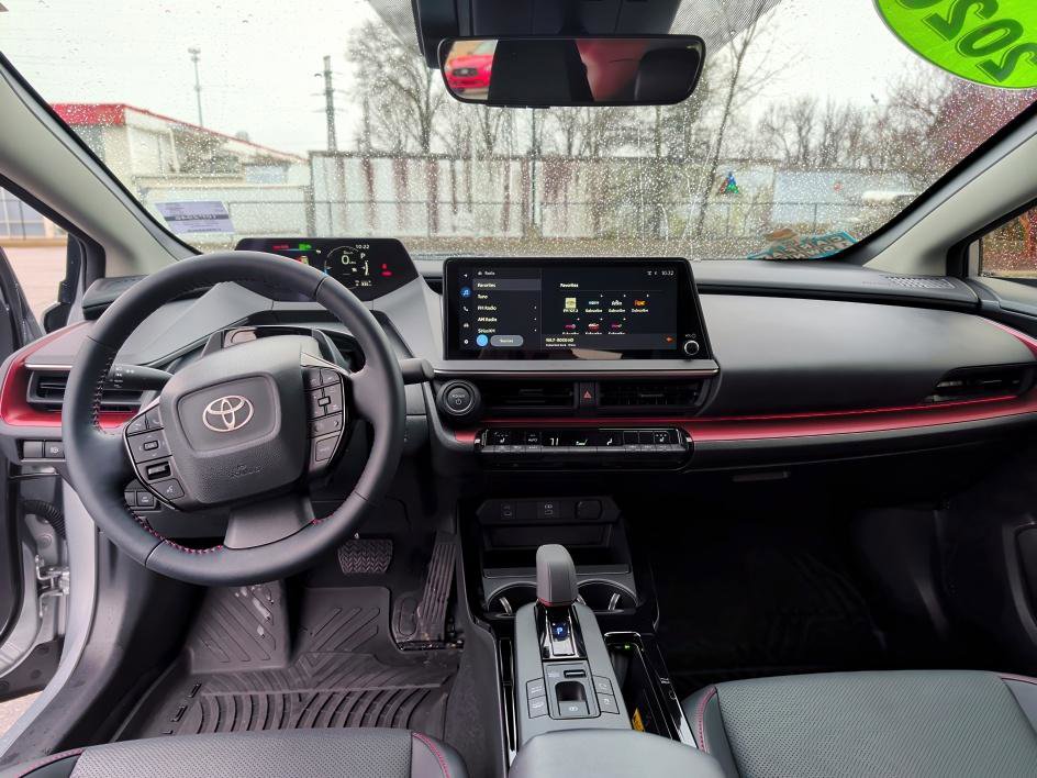 Used 2026 Toyota Prius Plug-In Hybrid image 11