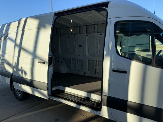 New 2025 Mercedes-Benz Sprinter 2500 image 22