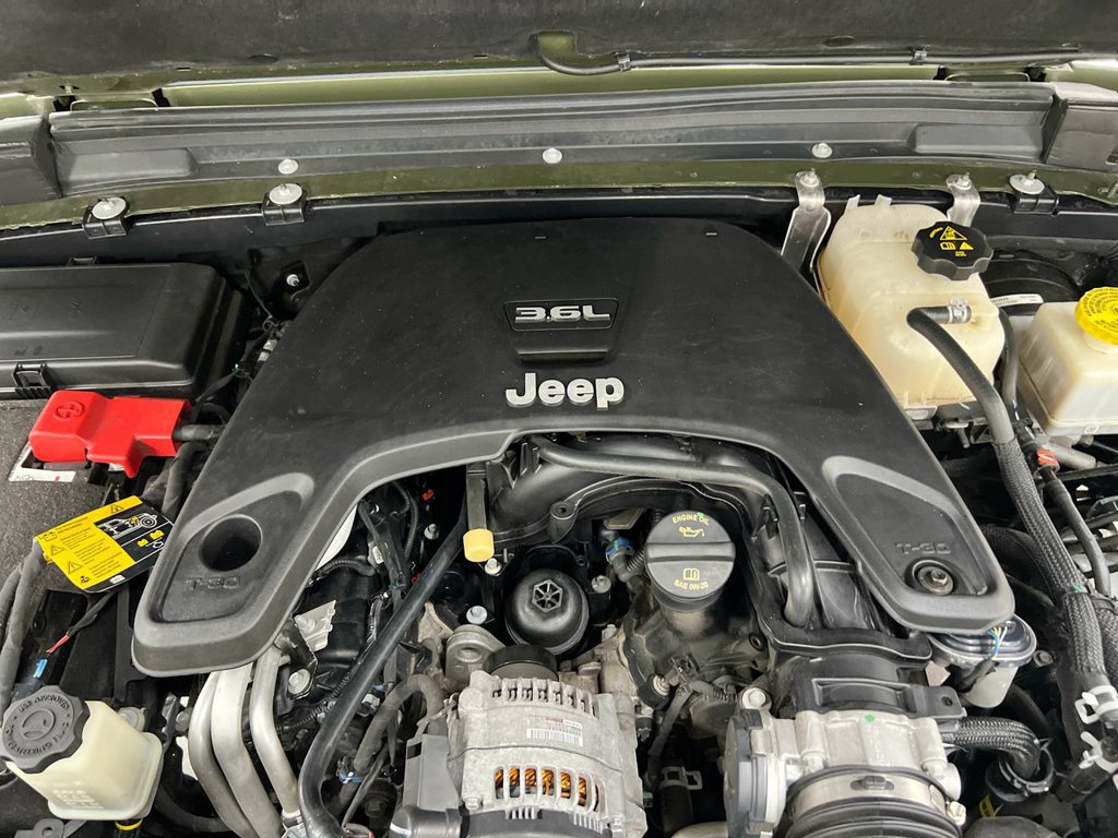 Used 2021 Jeep Gladiator Rubicon w/ Trailer Tow Package AWD/4WD image 24