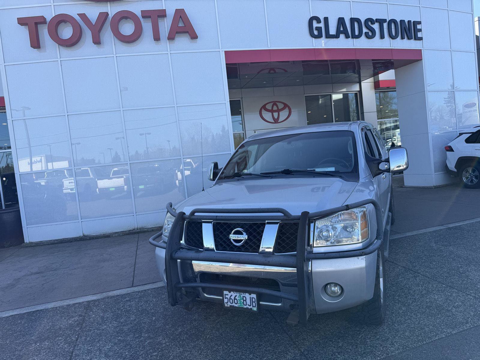 Used 2004 Nissan Titan LE w/ (SAB) Side-Airbag Pkg image 1