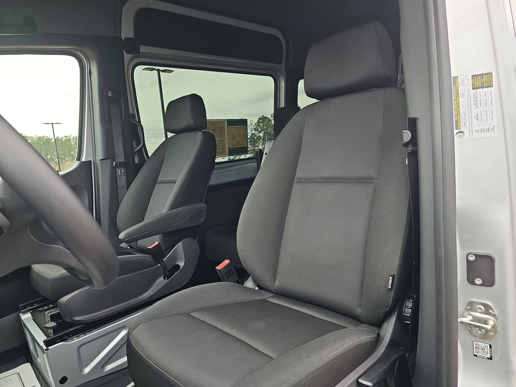 Used 2024 Mercedes-Benz Sprinter 2500 image 18