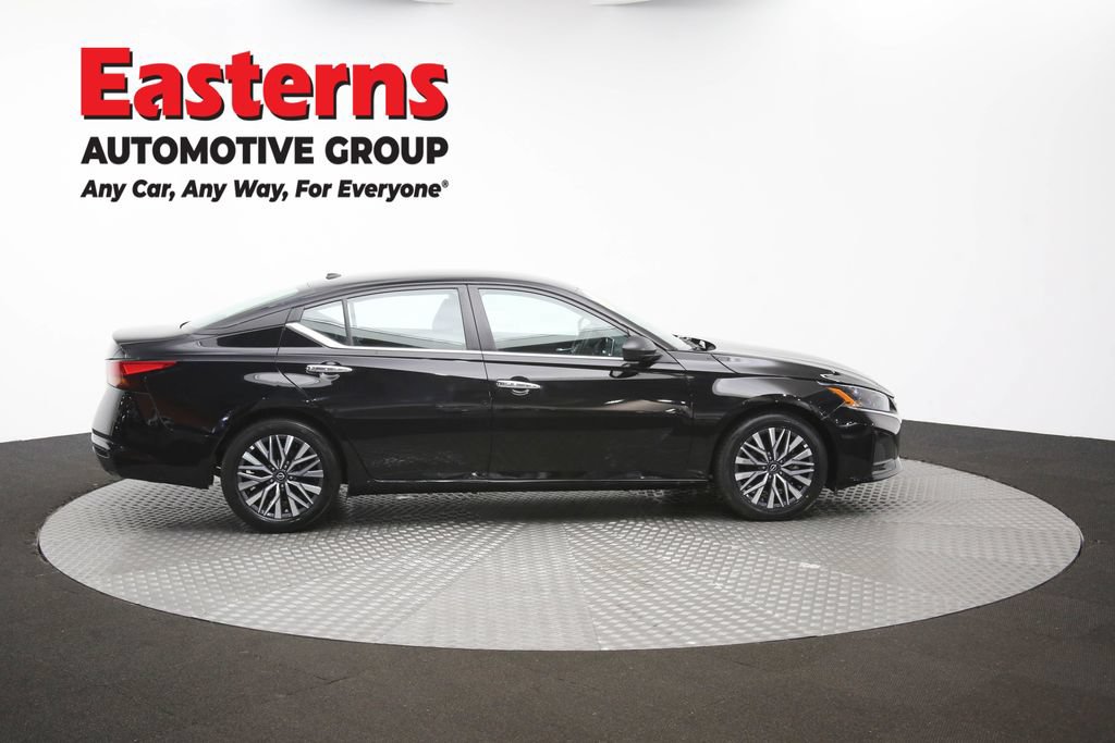 Used 2025 Nissan Altima 2.5 SV FWD image 42