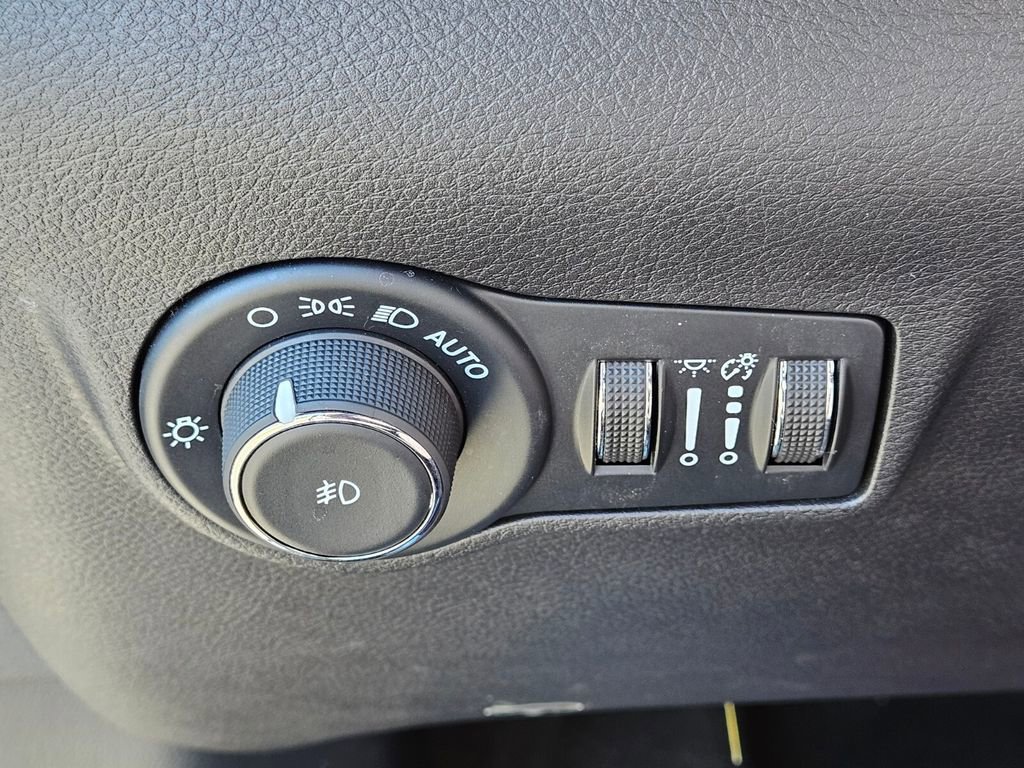 Used 2024 Jeep Compass Trailhawk image 24