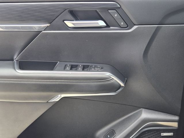 Used 2025 GMC Acadia Elevation image 22