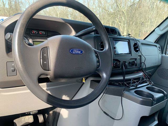 Used 2017 Ford E-450 and Econoline 450 Super Duty w/ Power Windows & Locks Group RWD image 17