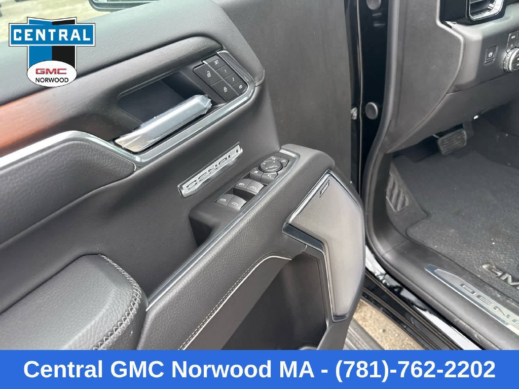 New 2026 GMC Sierra 1500 Denali w/ Technology Package AWD/4WD image 13