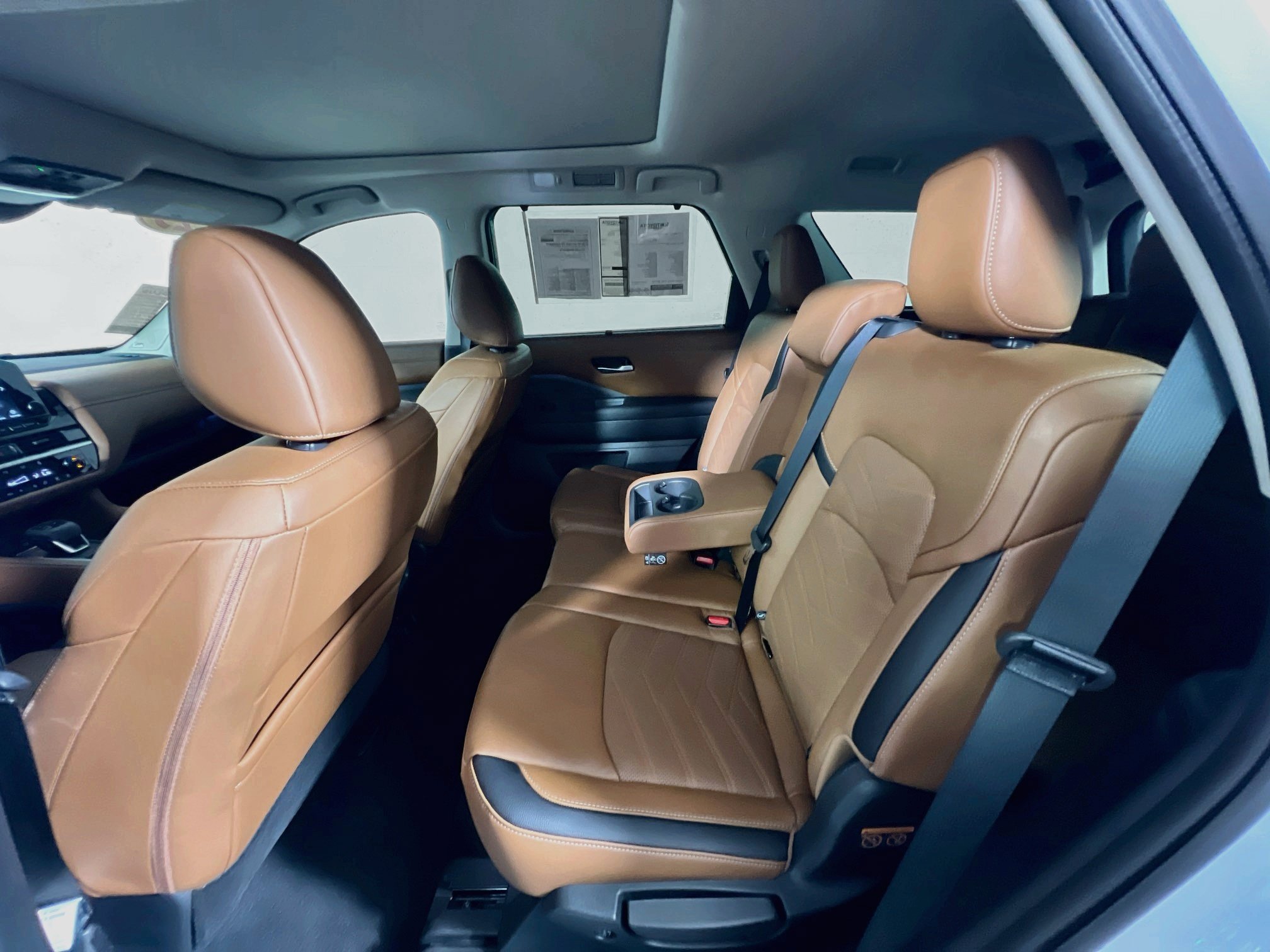 Used 2025 Nissan Pathfinder Platinum w/ Cargo Package FWD image 28