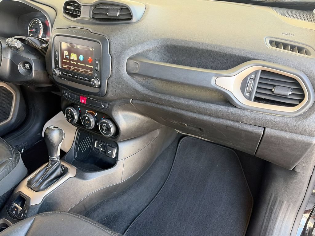 Used 2016 Jeep Renegade Limited FWD image 34