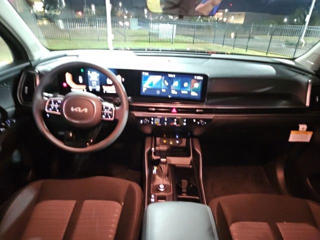 Used 2025 Kia Sorento LX image 43