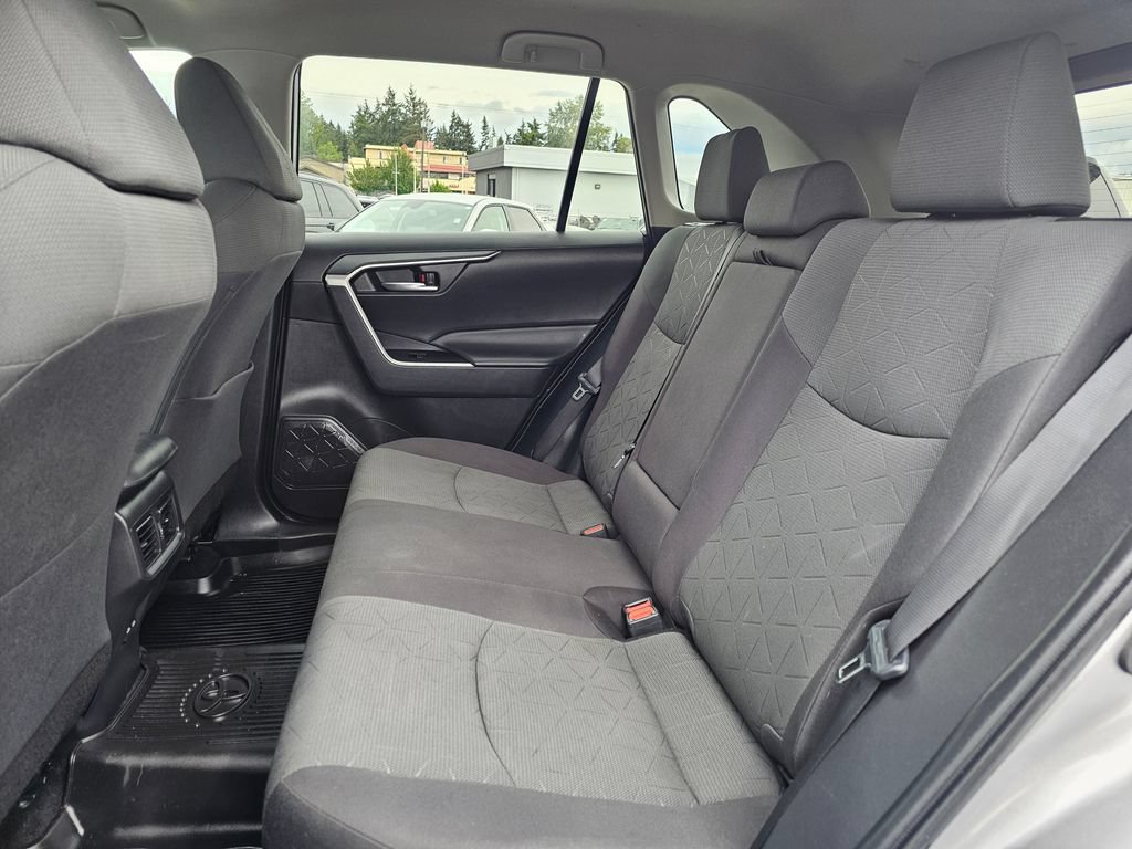 Used 2022 Toyota RAV4 XLE w/ XLE Grade Weather Package AWD/4WD image 17