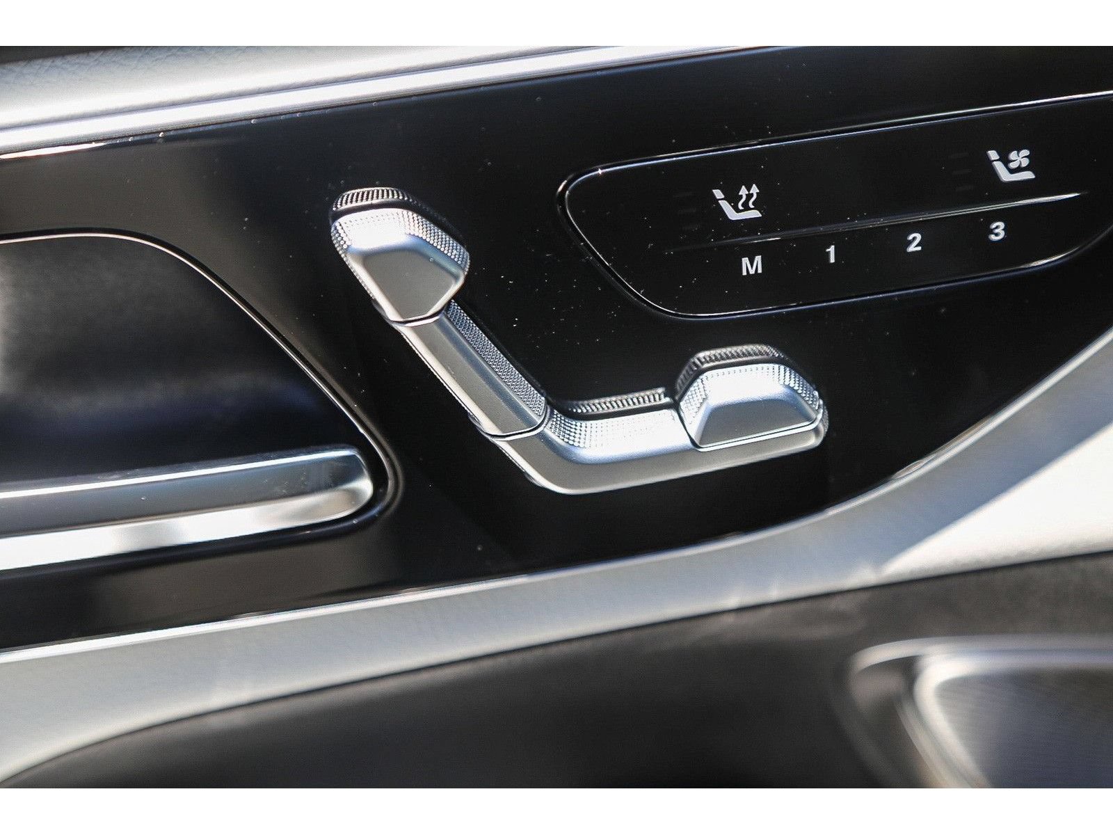 New 2026 Mercedes-Benz GLC 300 4MATIC image 19