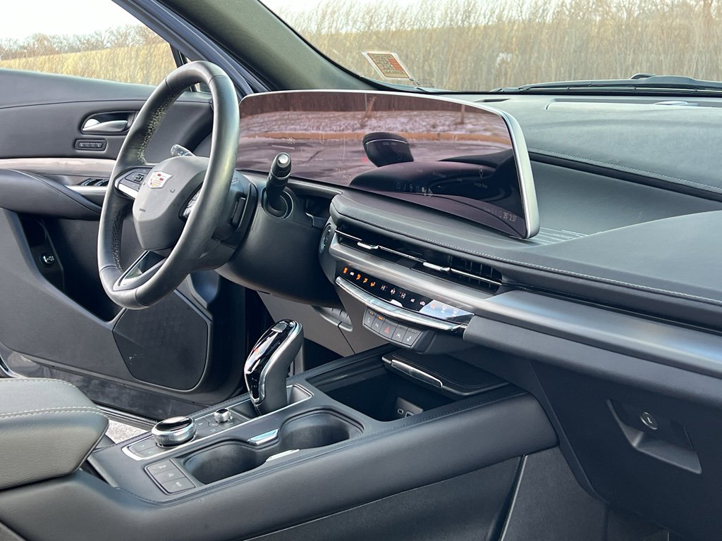 Used 2024 Cadillac XT4 Premium Luxury image 27