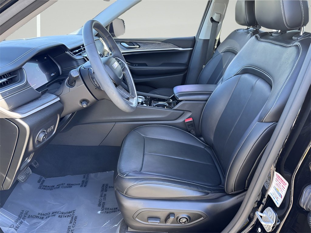 Used 2023 Jeep Grand Cherokee L Limited w/ Luxury Tech Group II image 11