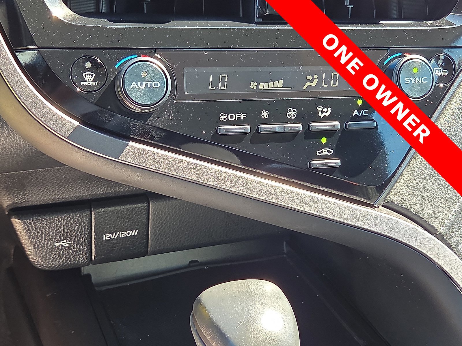 Used 2024 Toyota Camry SE image 18