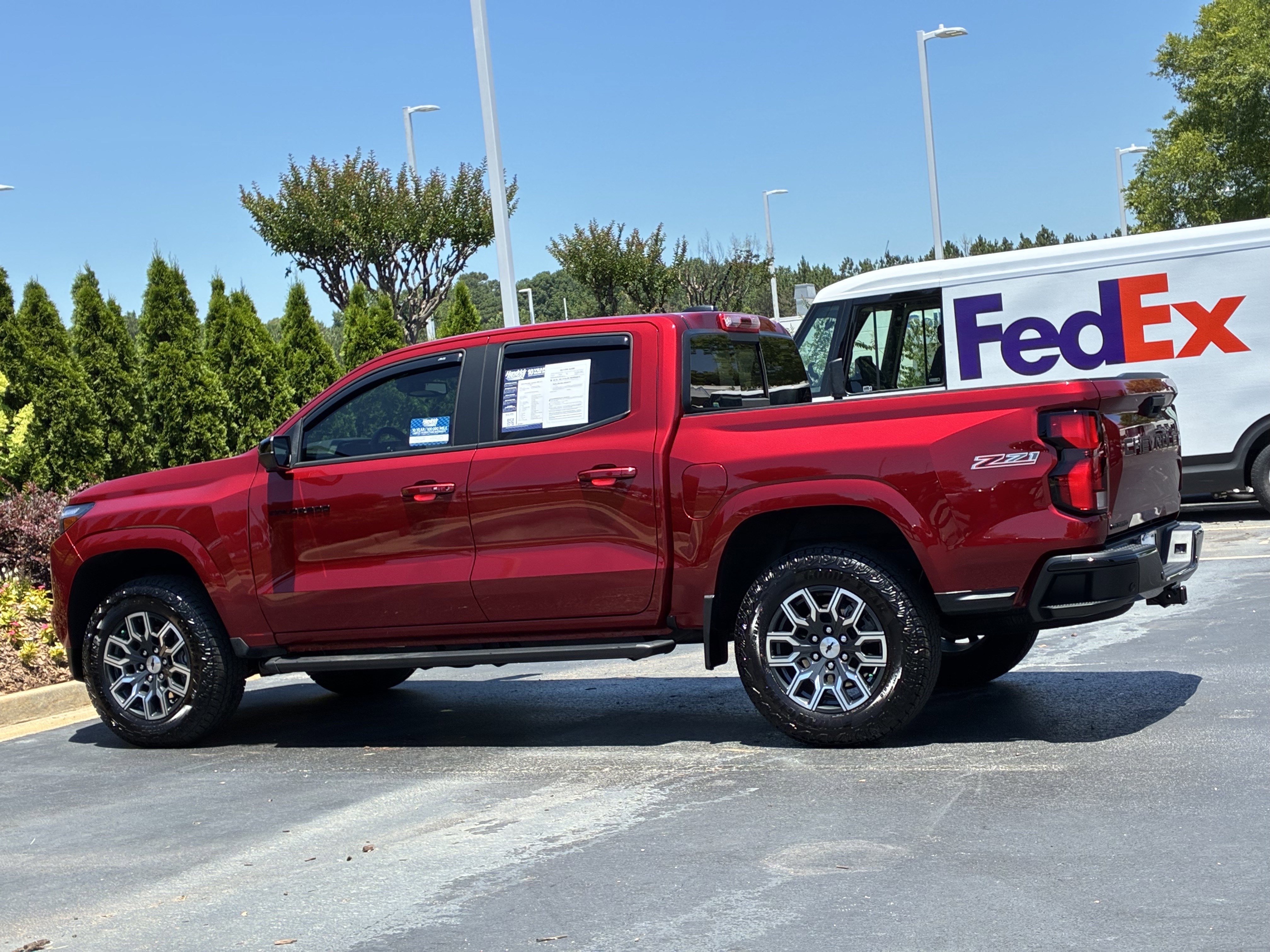 Used 2026 Chevrolet Colorado Z71 w/ Technology Package AWD/4WD image 9