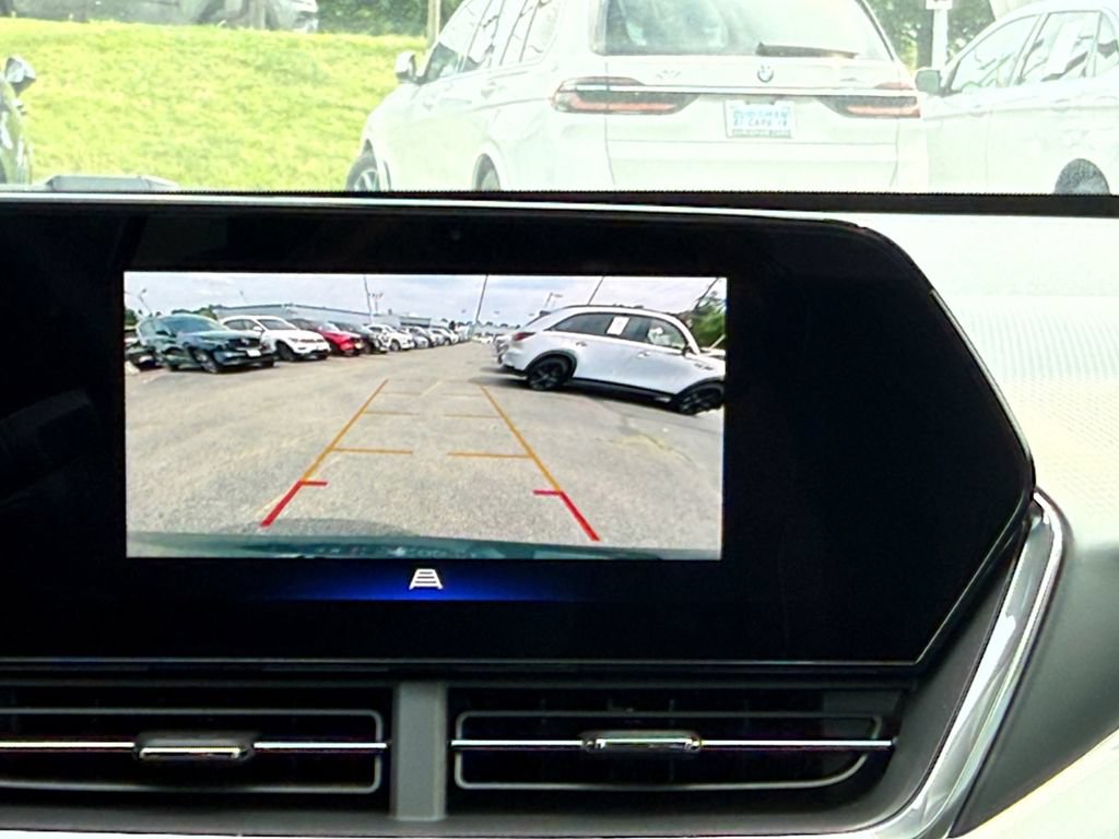 New 2026 Chevrolet Trax LT w/ Sunroof Package FWD image 16