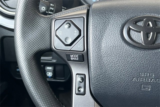 Used 2017 Toyota Tacoma TRD Sport image 30