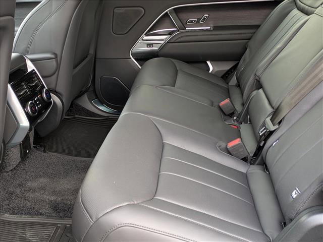 New 2026 Land Rover Range Rover Long Wheelbase SE image 17