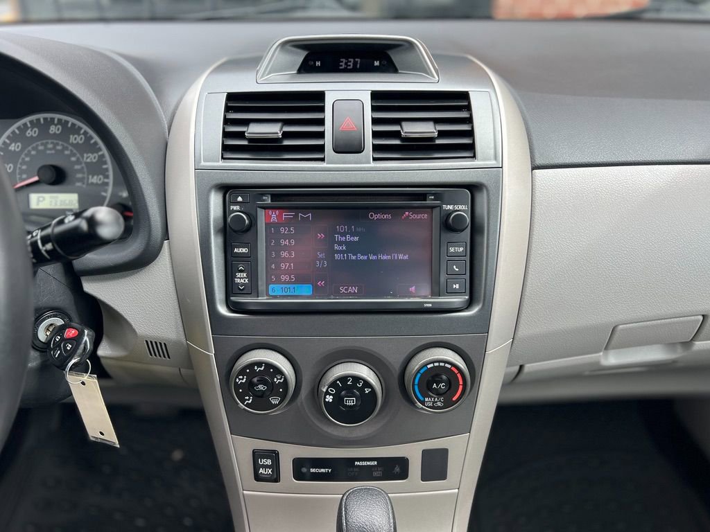 Used 2013 Toyota Corolla LE image 16