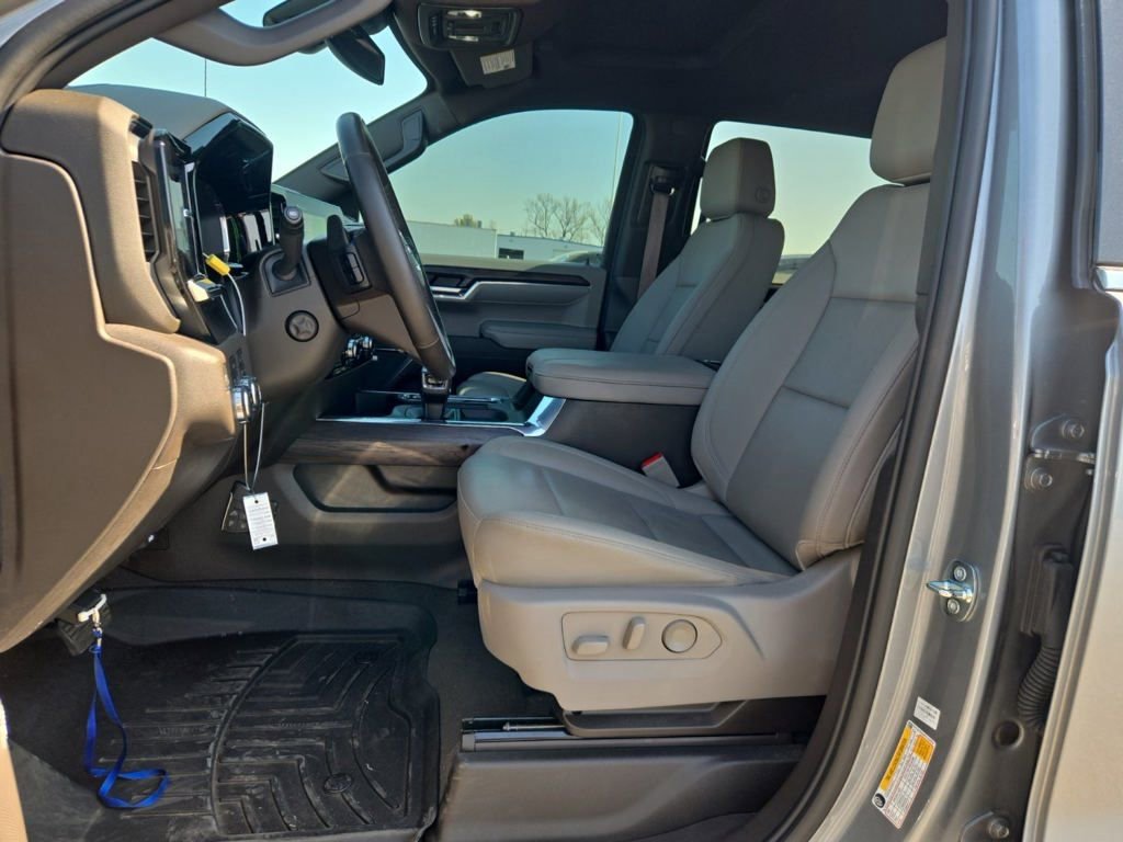 Used 2023 GMC Sierra 1500 SLT w/ SLT Premium Plus Package image 7