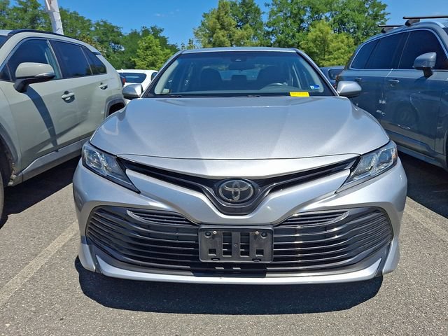 Used 2018 Toyota Camry LE FWD image 2