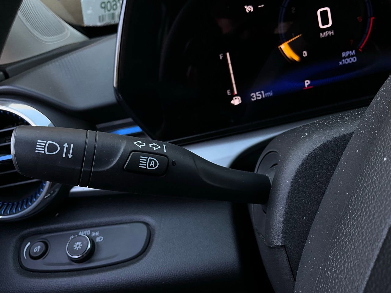 Used 2025 Chevrolet Trax LT image 34