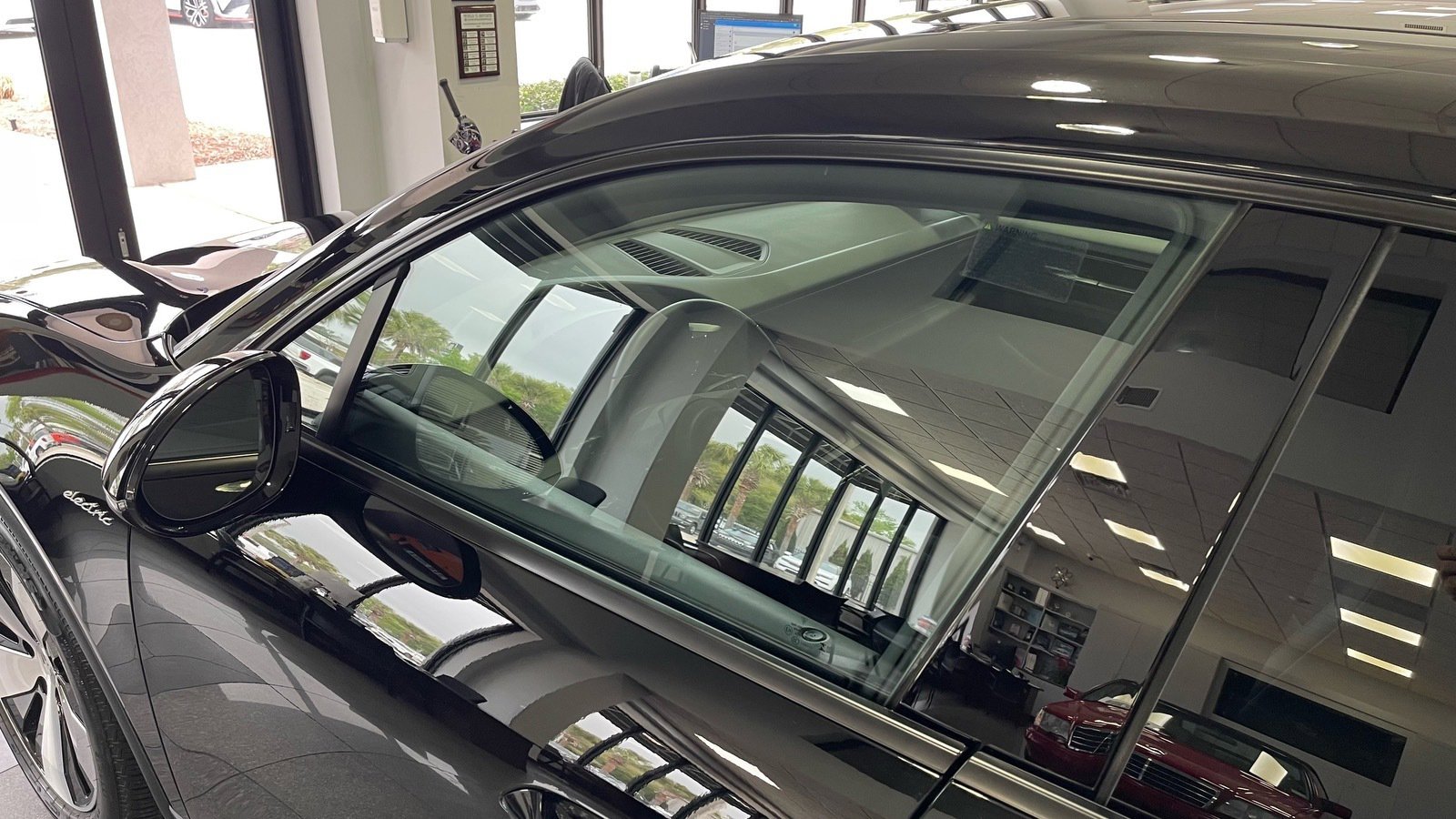 Used 2025 Porsche Macan Electric image 15